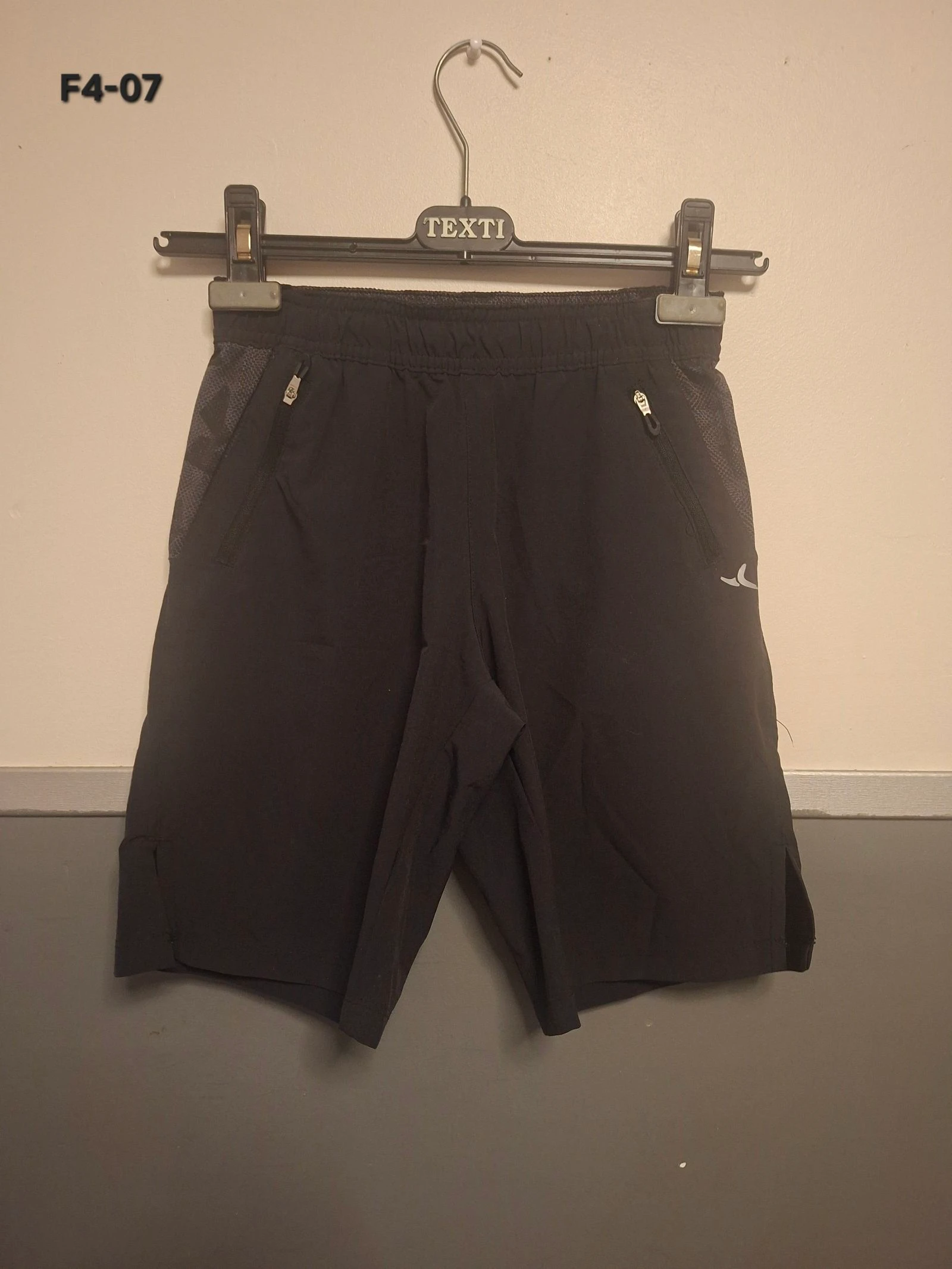 🌷F4-07🌷Short de sport KALENJI (Decathlon) garçon – Taille 10/11 ans (141-150 cm) – Léger & respirant🌷